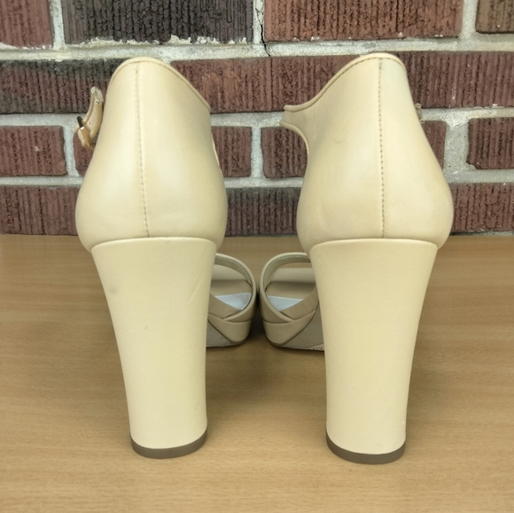 NWOT Franco Sarto Dima Genuine Leather Heeled Sandals in Beige Sz. 9 - Picture 12 of 13